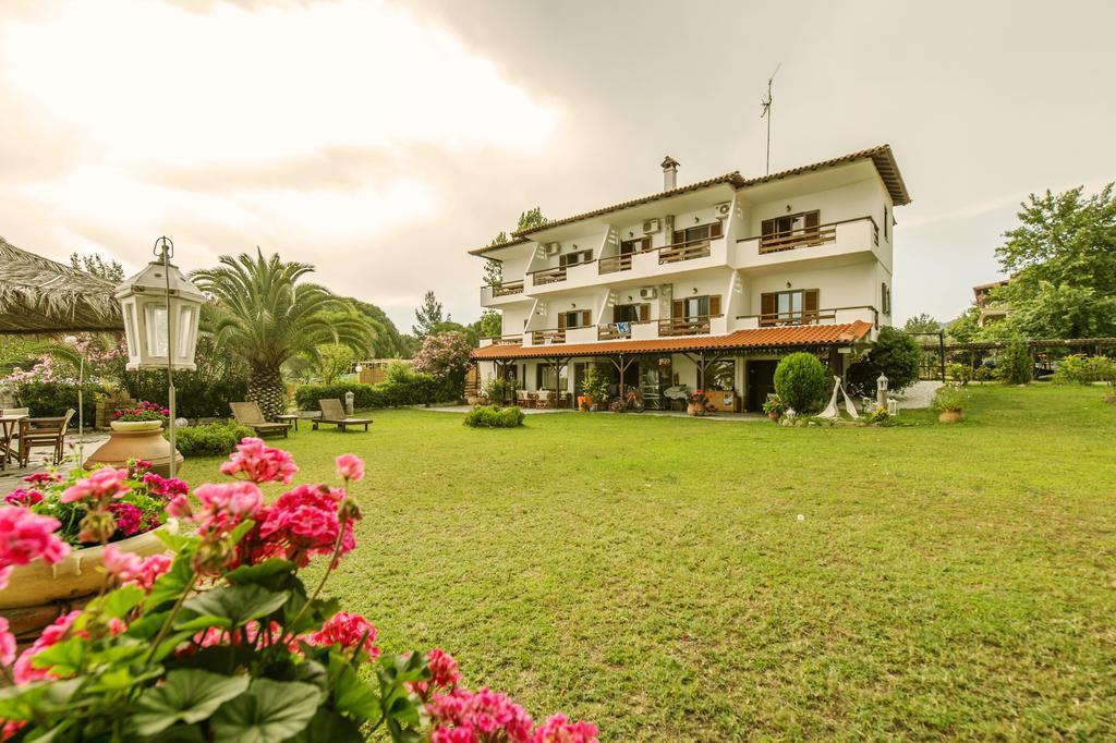 Christaras Apartments Vourvourou Exteriér fotografie