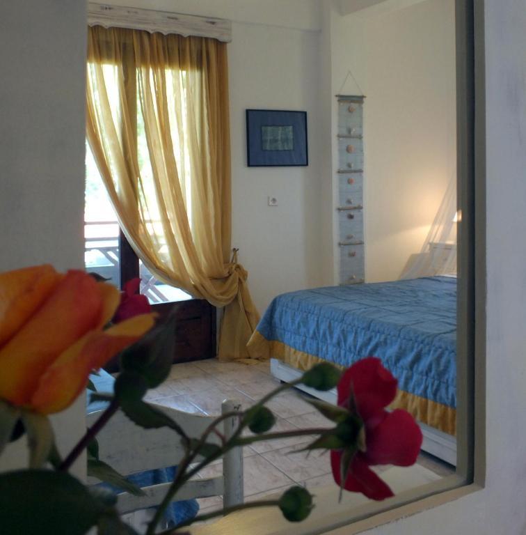 Christaras Apartments Vourvourou Pokoj fotografie